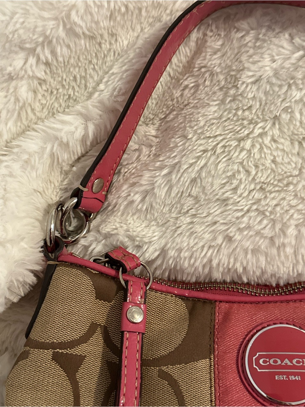F19218 Vintage Pink Trim Signature Canvas Shoulder Bag- 2000’s - Picture 5 of 9